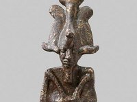 Aeg B 24  Aeg B 24, Gegend von Assuan, Spätzeit, Osiris, Bronze, H 7,7 cm, B 2,6 cm, T 1,4 cm : Bestandskatalog Ägypten, Museumsfoto: Claus Cordes